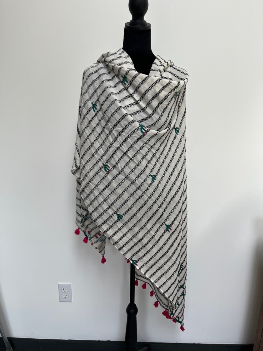 Anthropologie, large cactus scarf, wrap by Seen/worn/kept. - Picture 10 of 12